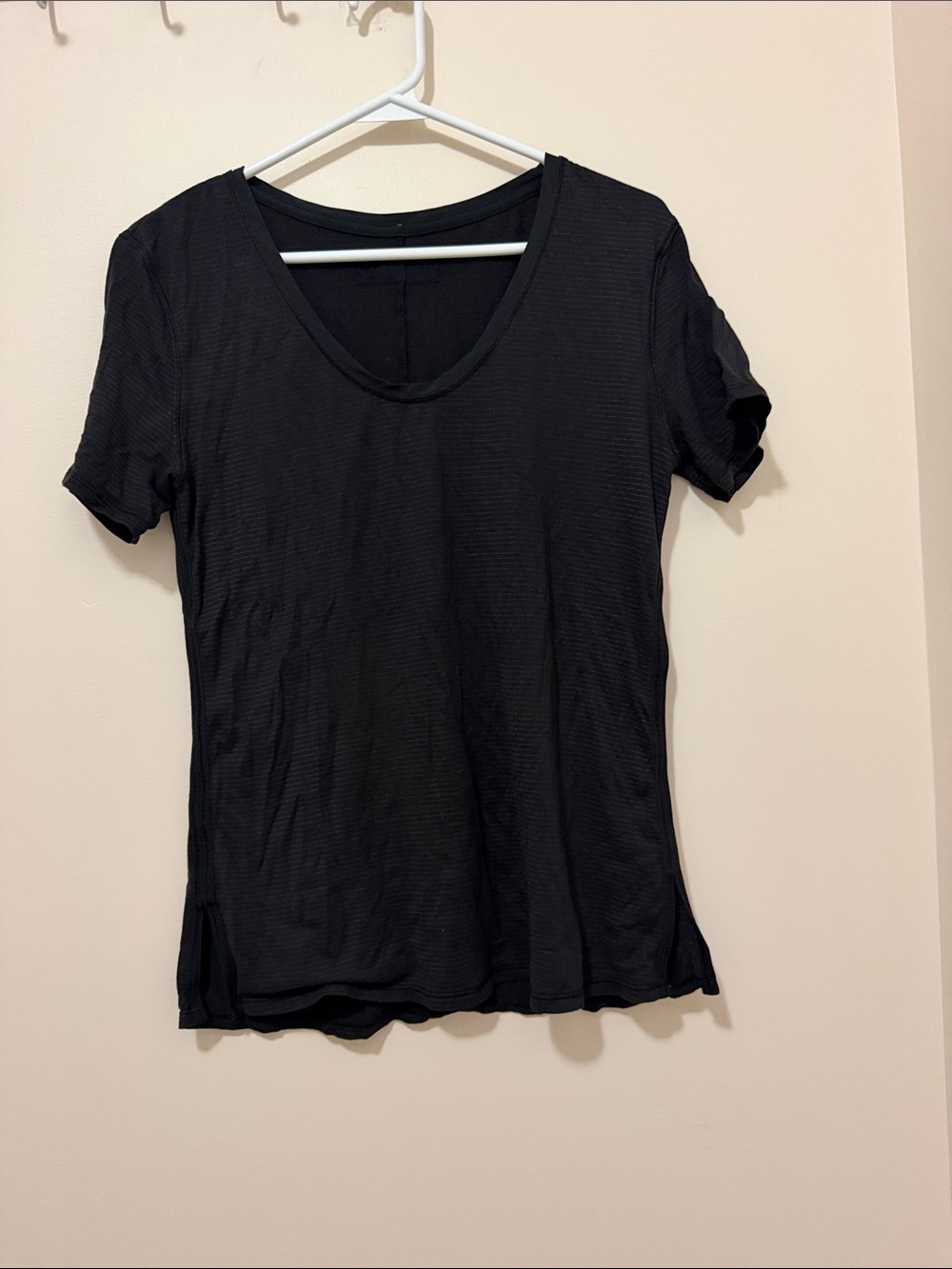 lululemon athletica Black Scoop Neck Short Sleeve Tee